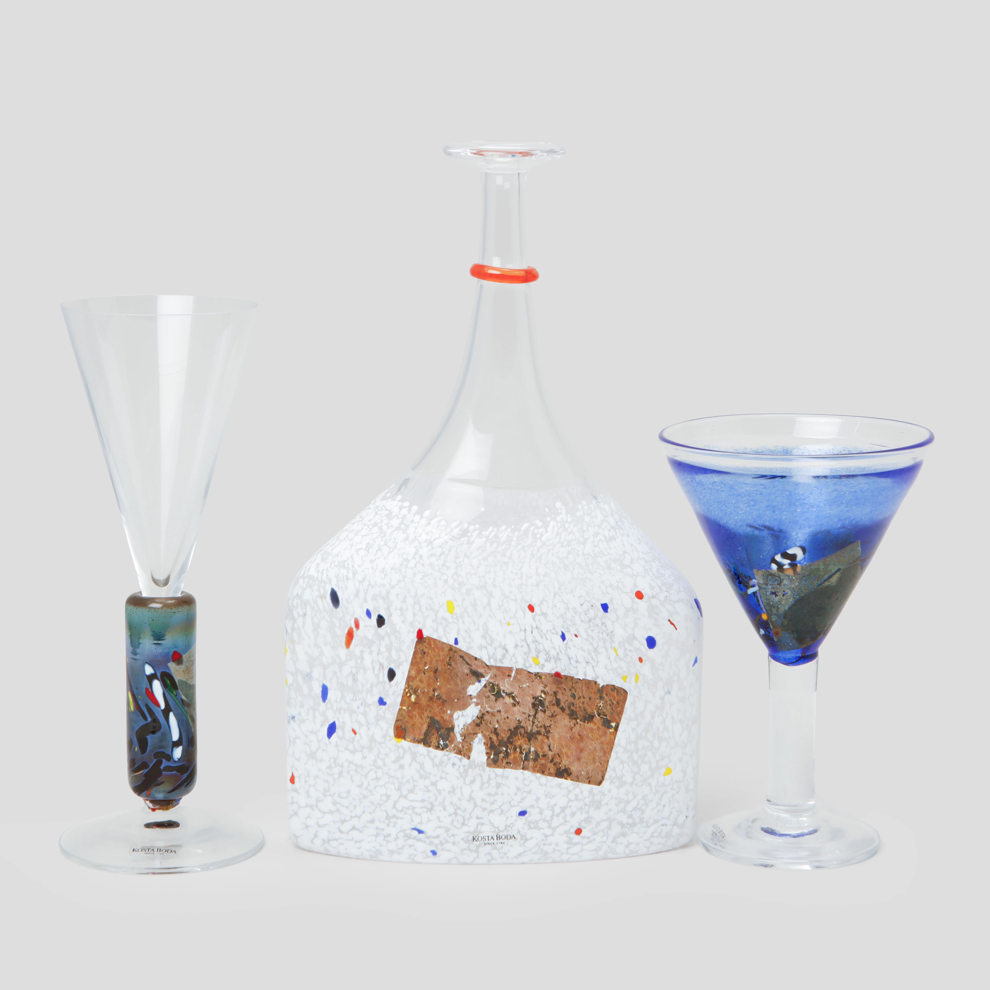 BERTIL VALLIEN. Flaska samt pokalglas, 2 stycken, glas bland annat