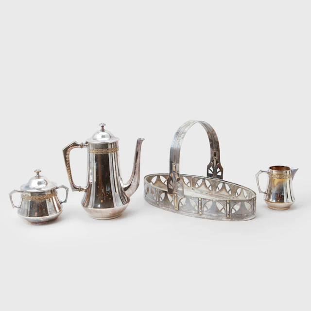 BRÖDKORG med glasinsats, samt KAFFESERVIS 3 delar, nysilver, WMF