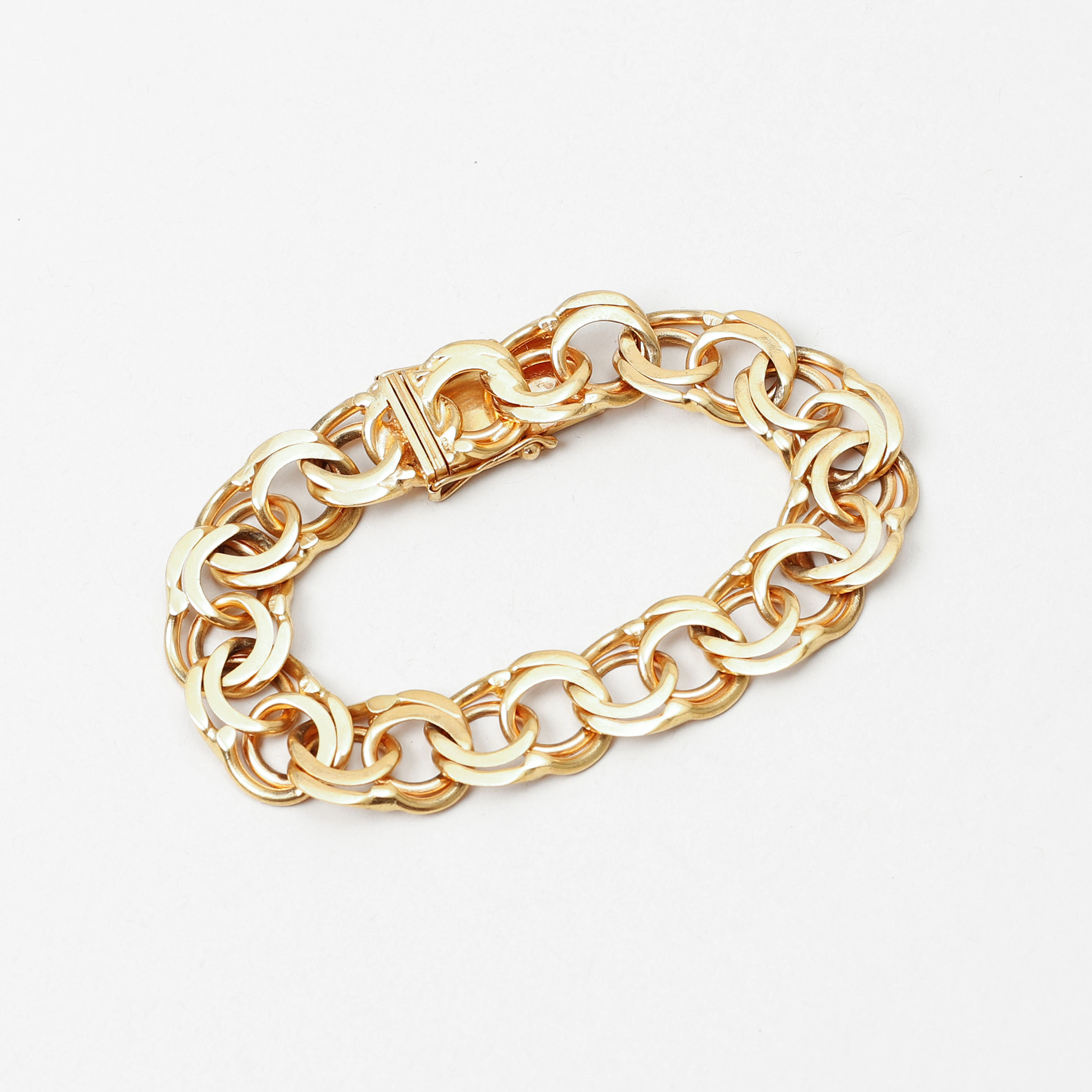 ARMBAND, 18k guld, vikt ca 48,6 gram.
