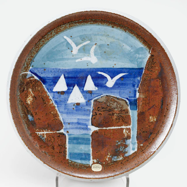 GÖSTA MILLBERG. Väggfat, 4 st, chamotterat stengods, Rörstrand.