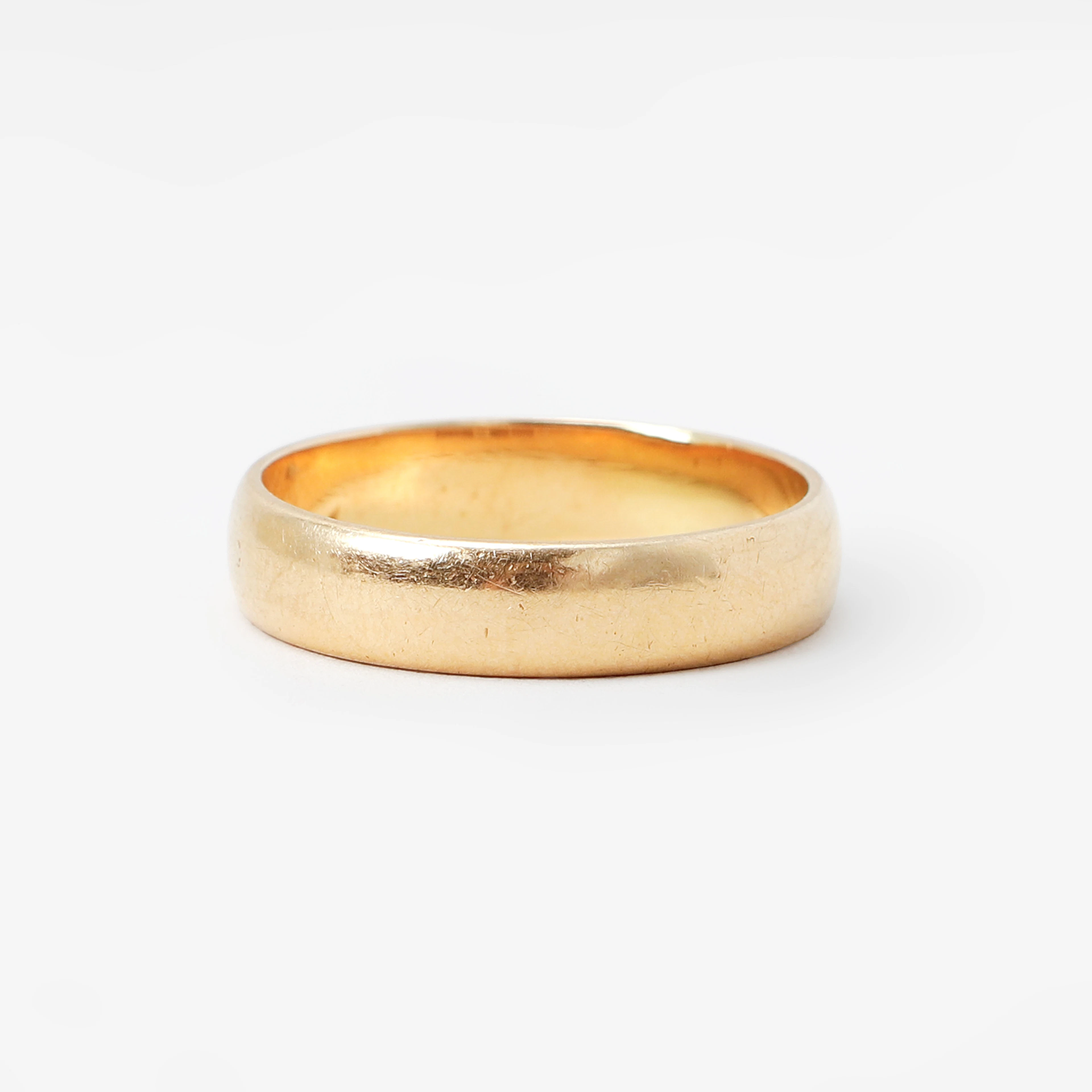 RING, 18k guld, vikt ca 6,3 gram.