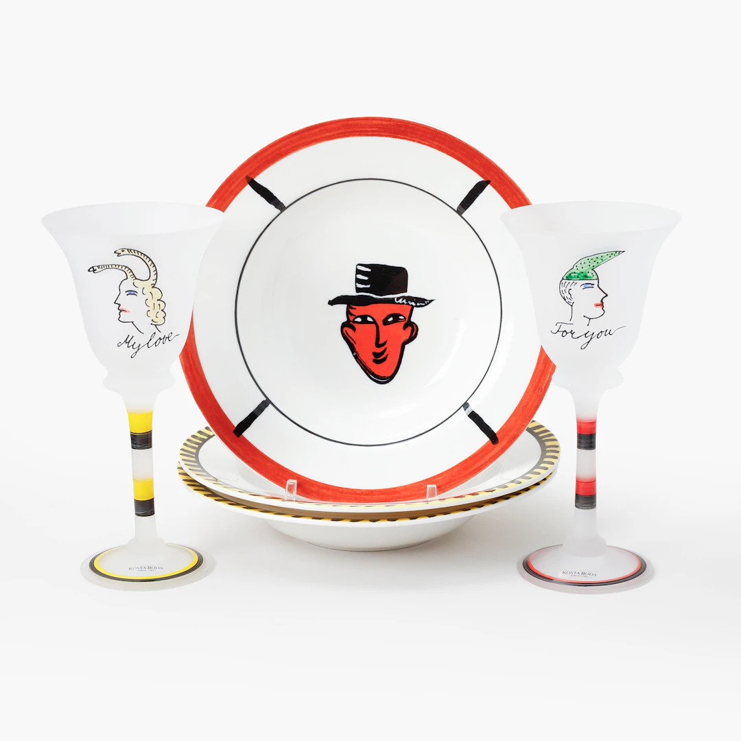 ULRICA HYDMAN-VALLIEN. Djupa tallrikar, 3 stycken, "People" samt pokalglas