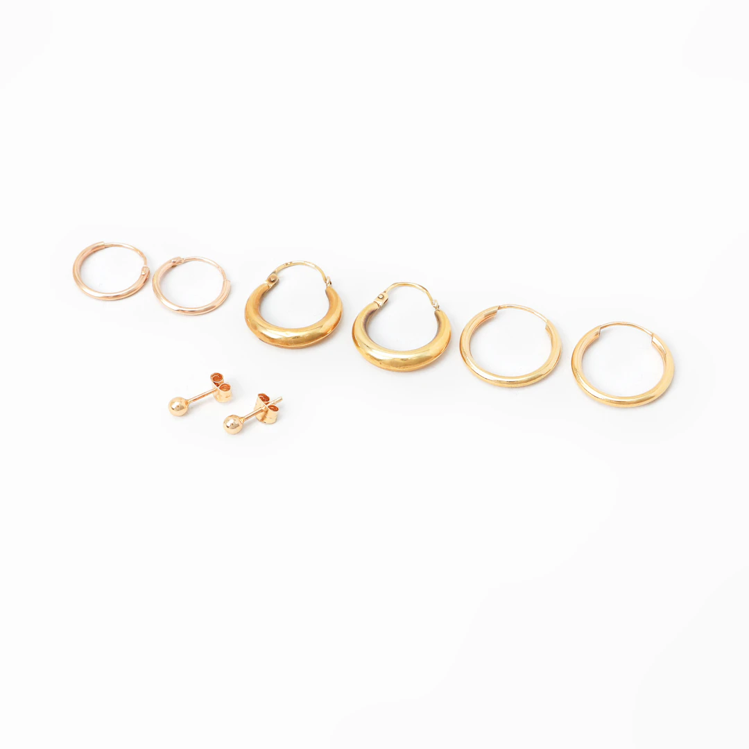 ÖRHÄNGEN, 4 par, 18k guld, vikt 2.7 gram.