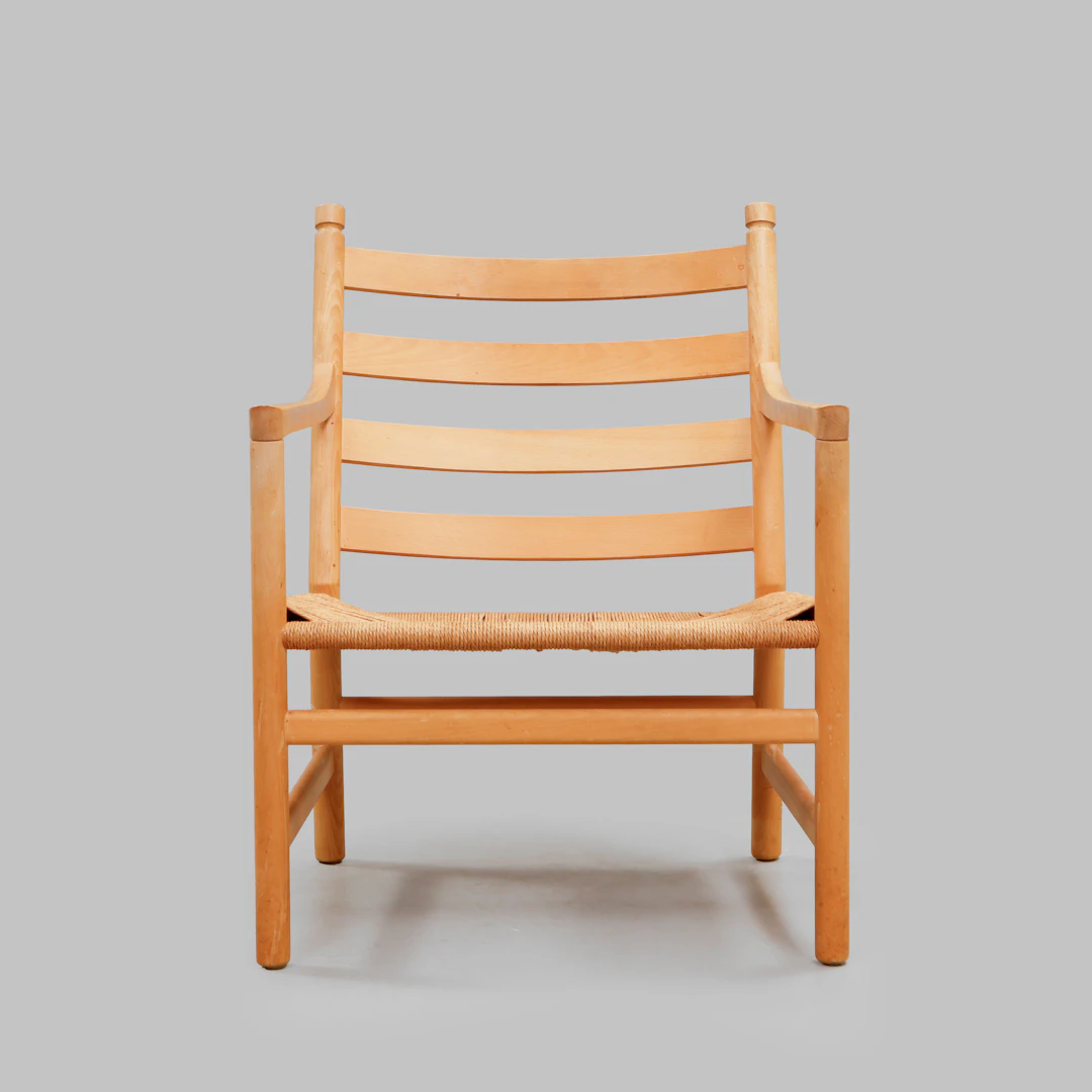 HANS J WEGNER. Karmstol/ fåtölj, CH44, Carl Hansen & Søn, Danmark.