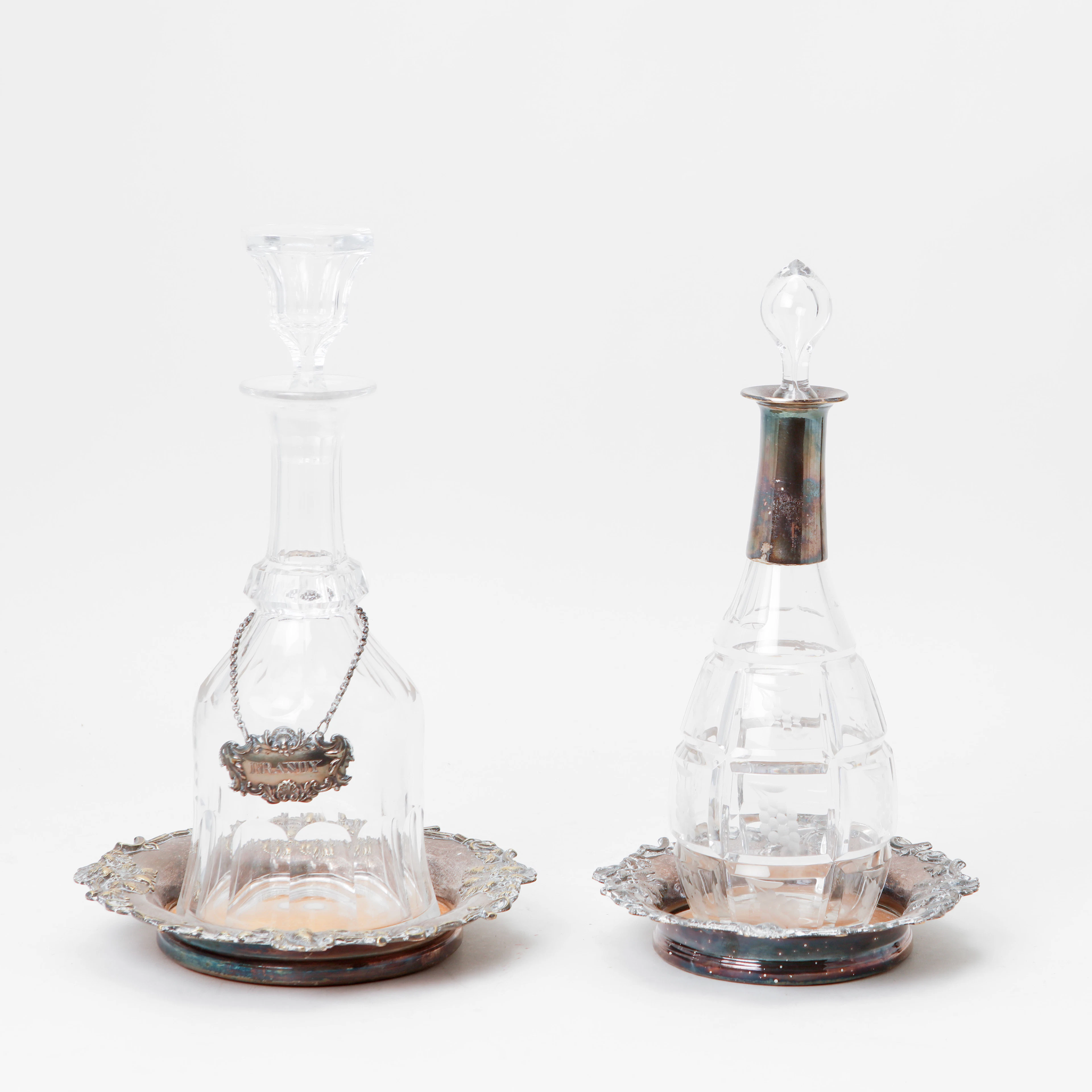KARAFFER, 2 st, glas och nysilver.