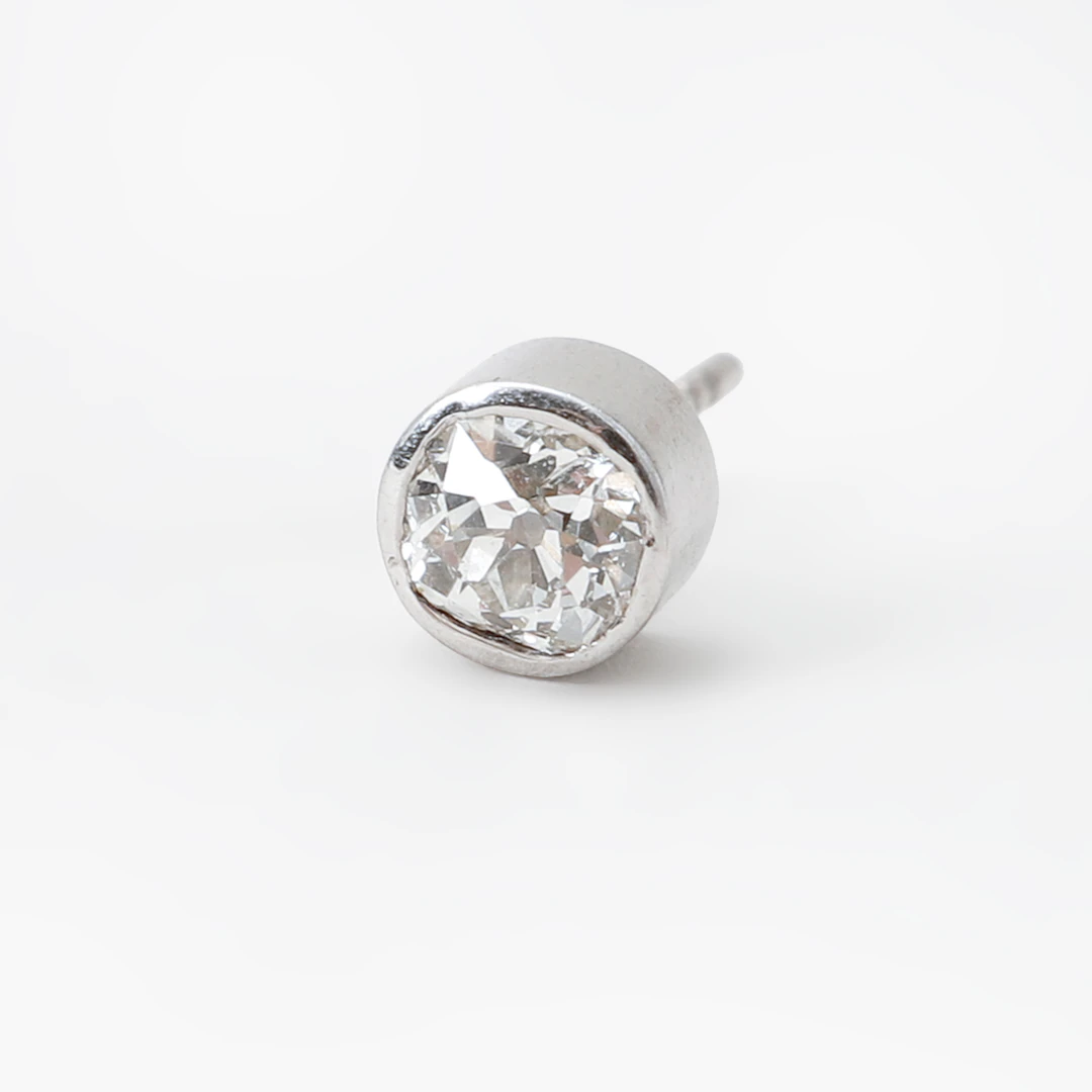 ÖRHÄNGE, 18k vitguld, gammalslipad diamant, ca 0,50ct, Gaudy, Stockholm, 1997.