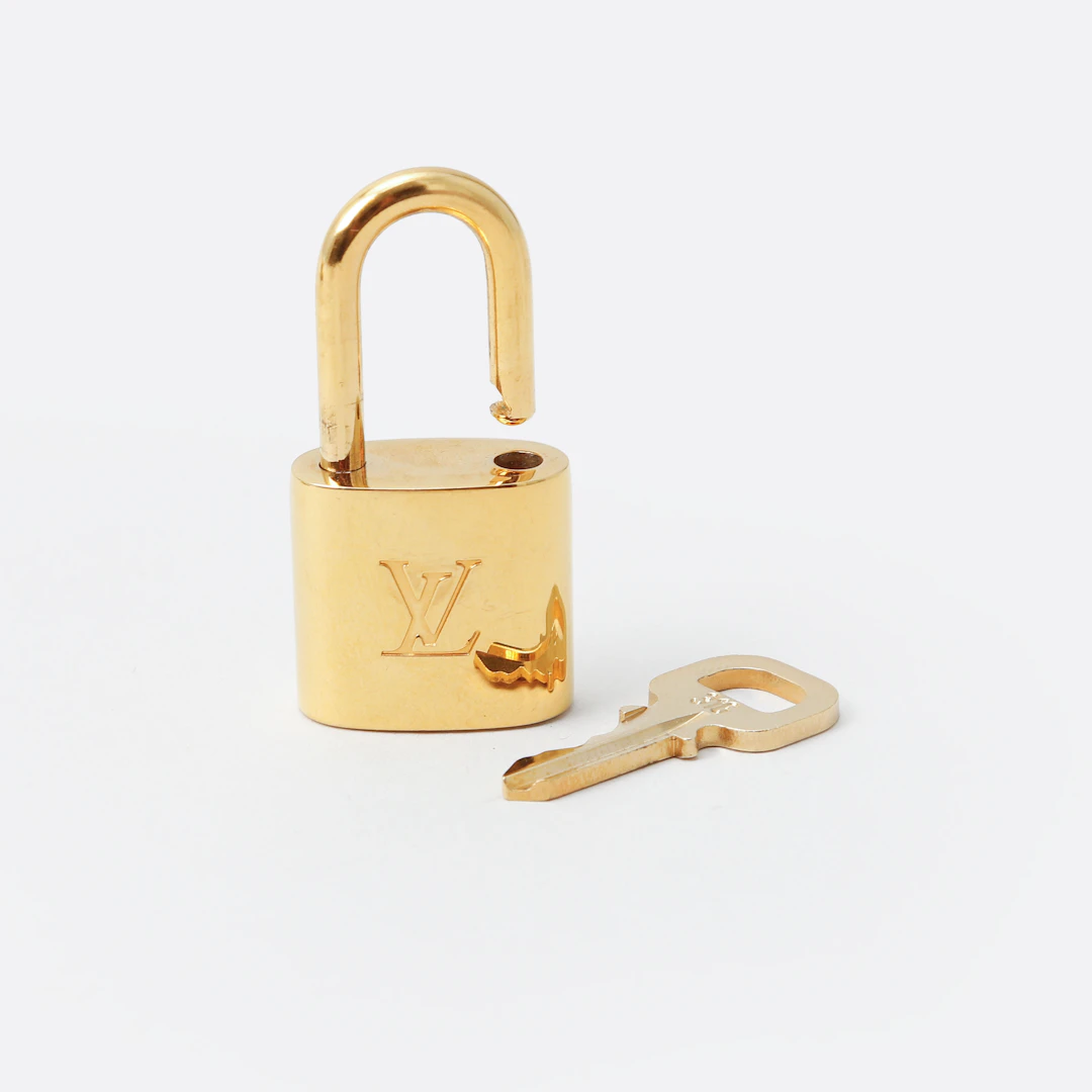 HÄNGLÅS och NYCKEL, Louis Vuitton.