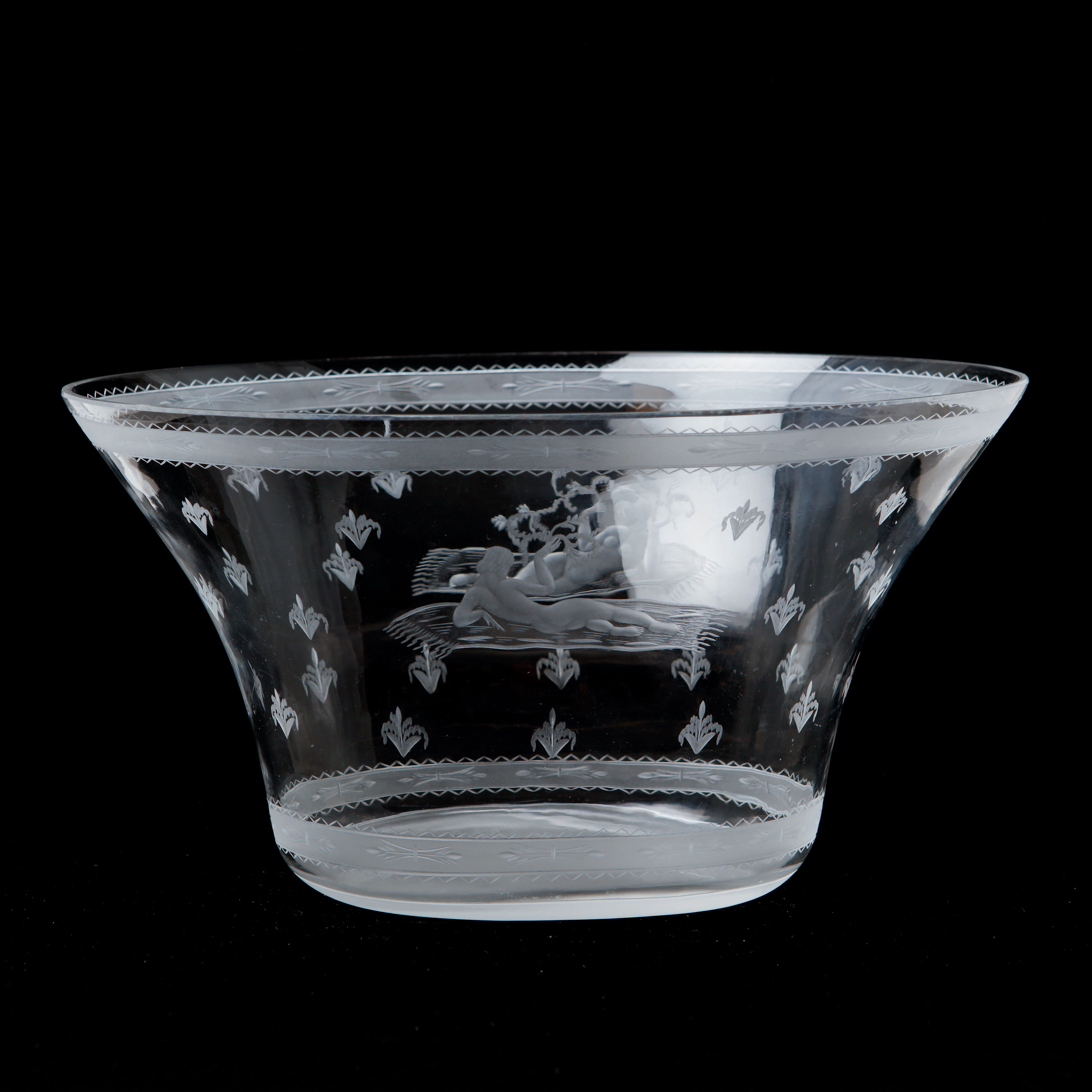 EDWARD HALD. Skål, "Flygande mattan", glas. Orrefors, otydlig signatur.