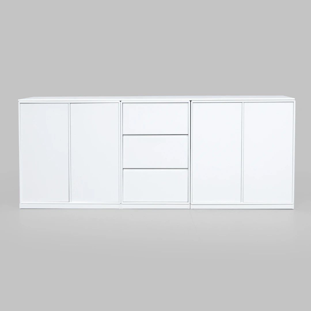 PETER J LASSEN. Sideboard, "Montana", 3 moduler och bänkskiva.