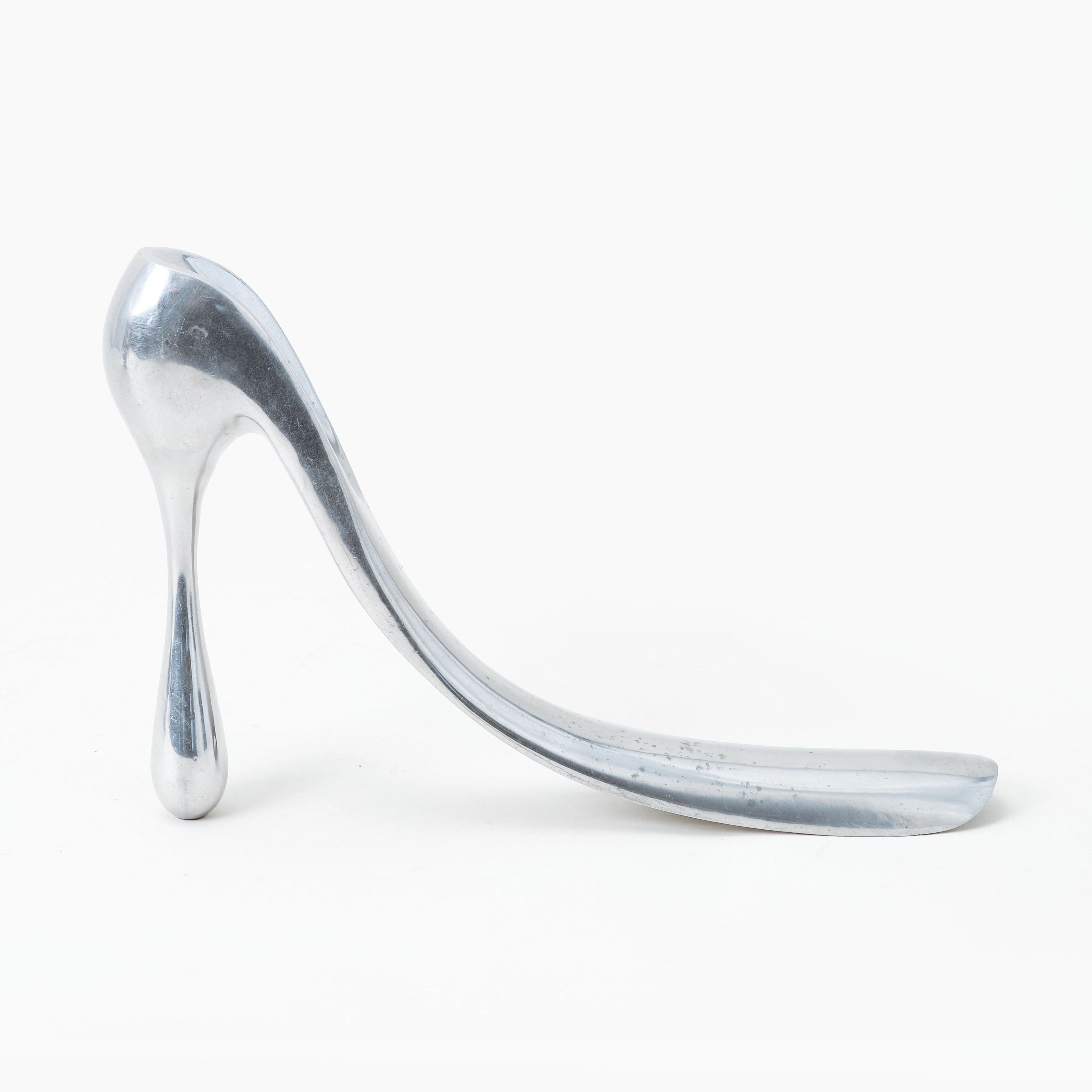 SKOHORN, vitmetall, Manolo Blahnik.