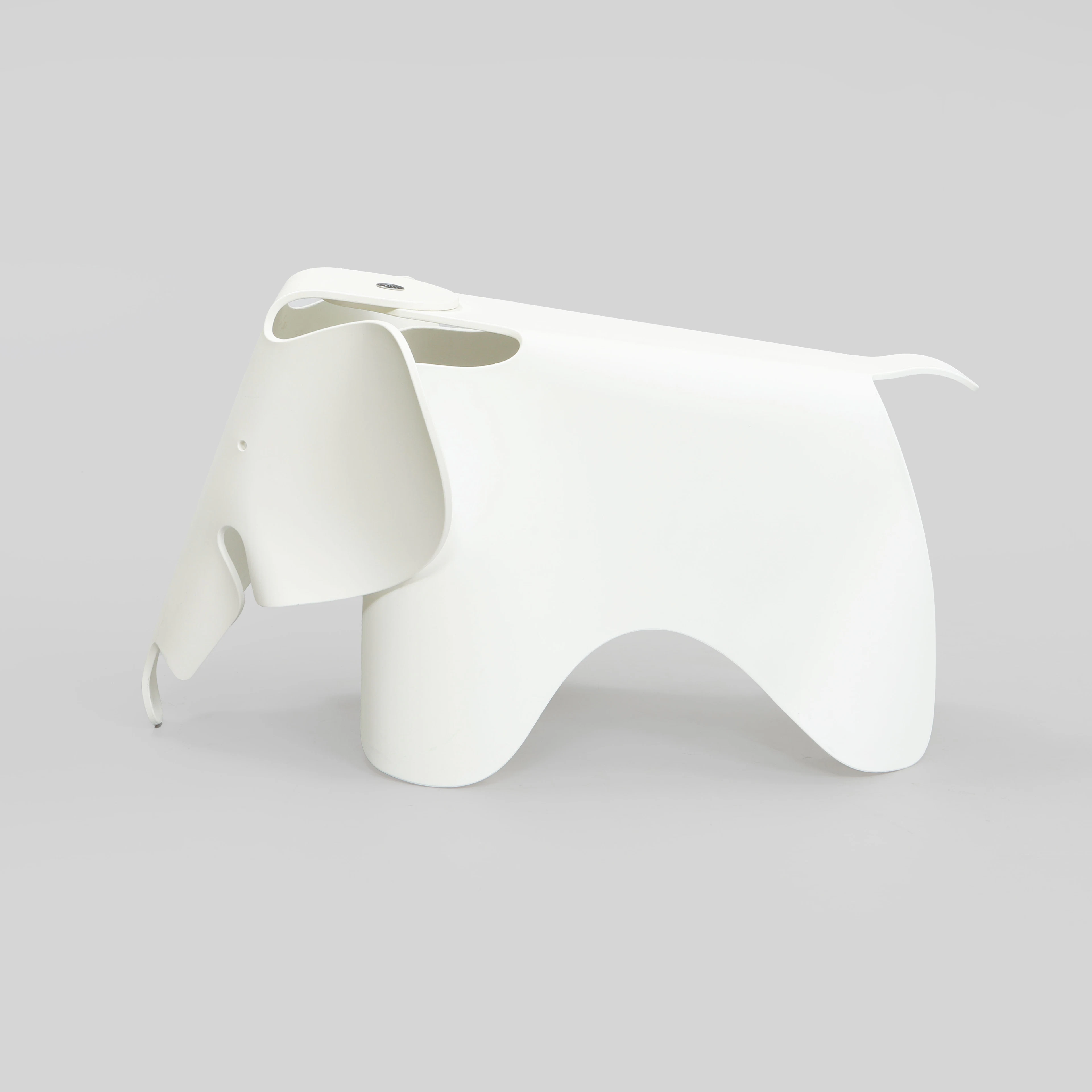 CHARLES & RAY EAMES. Pall, "Elephant", Vitra.