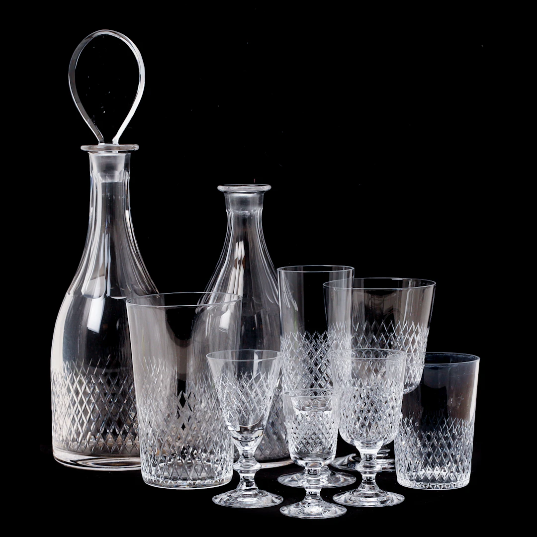 VICKE LINDSTRAND. Glasservis, 45 delar, "Diamant".