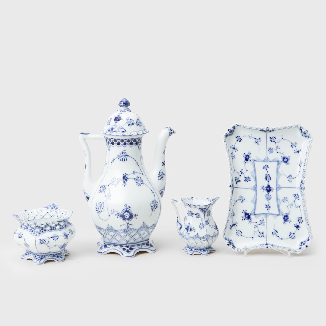 KAFFESERVISDELAR, 4 stycken, porslin, "Musselmalet", Royal Copenhagen.