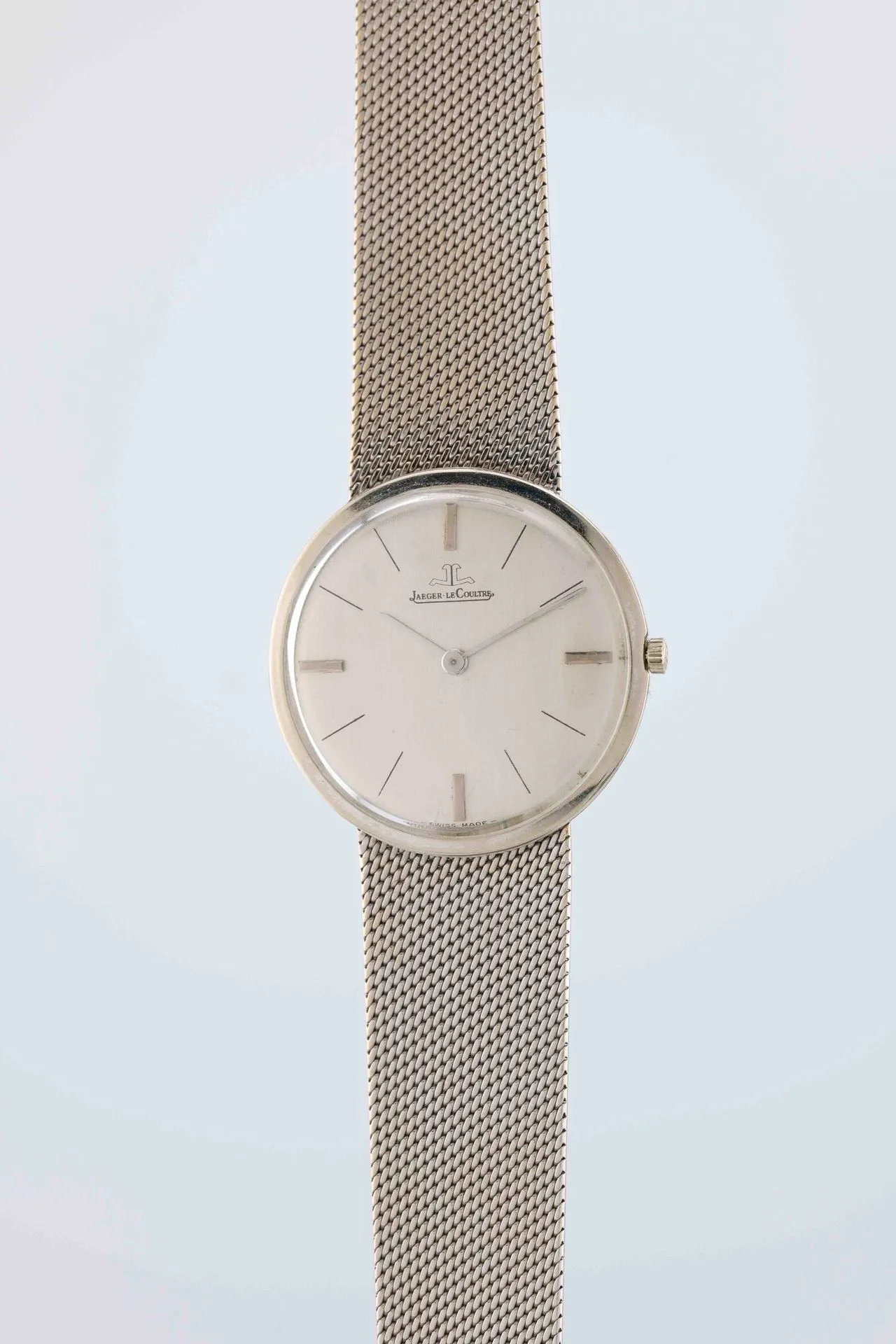 JAEGER-LECOULTRE Smoking watch. Circa: 1960. Case: round in 750/1000