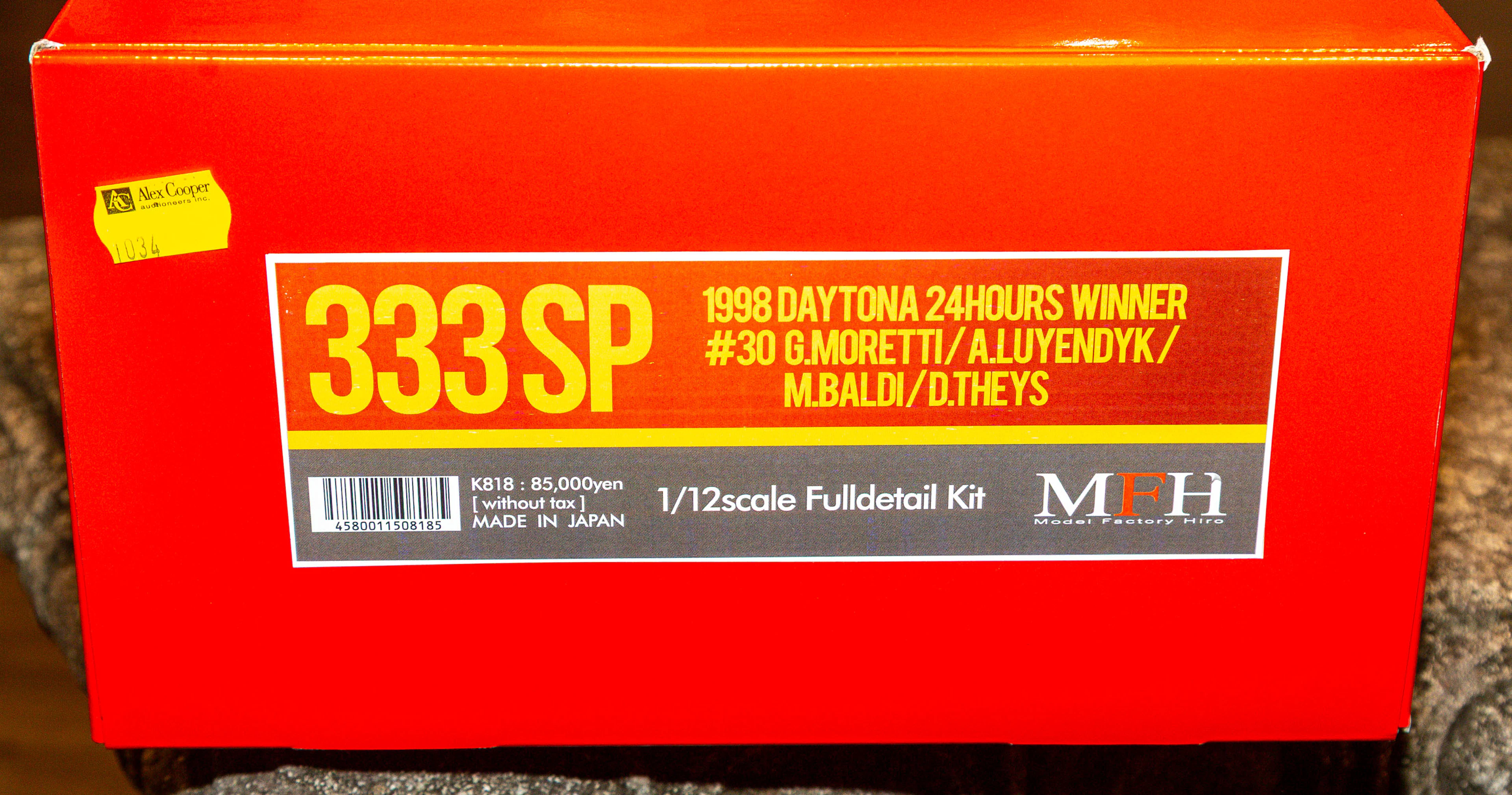 One MFH 1:12 Scale Formula 1 Model Kit