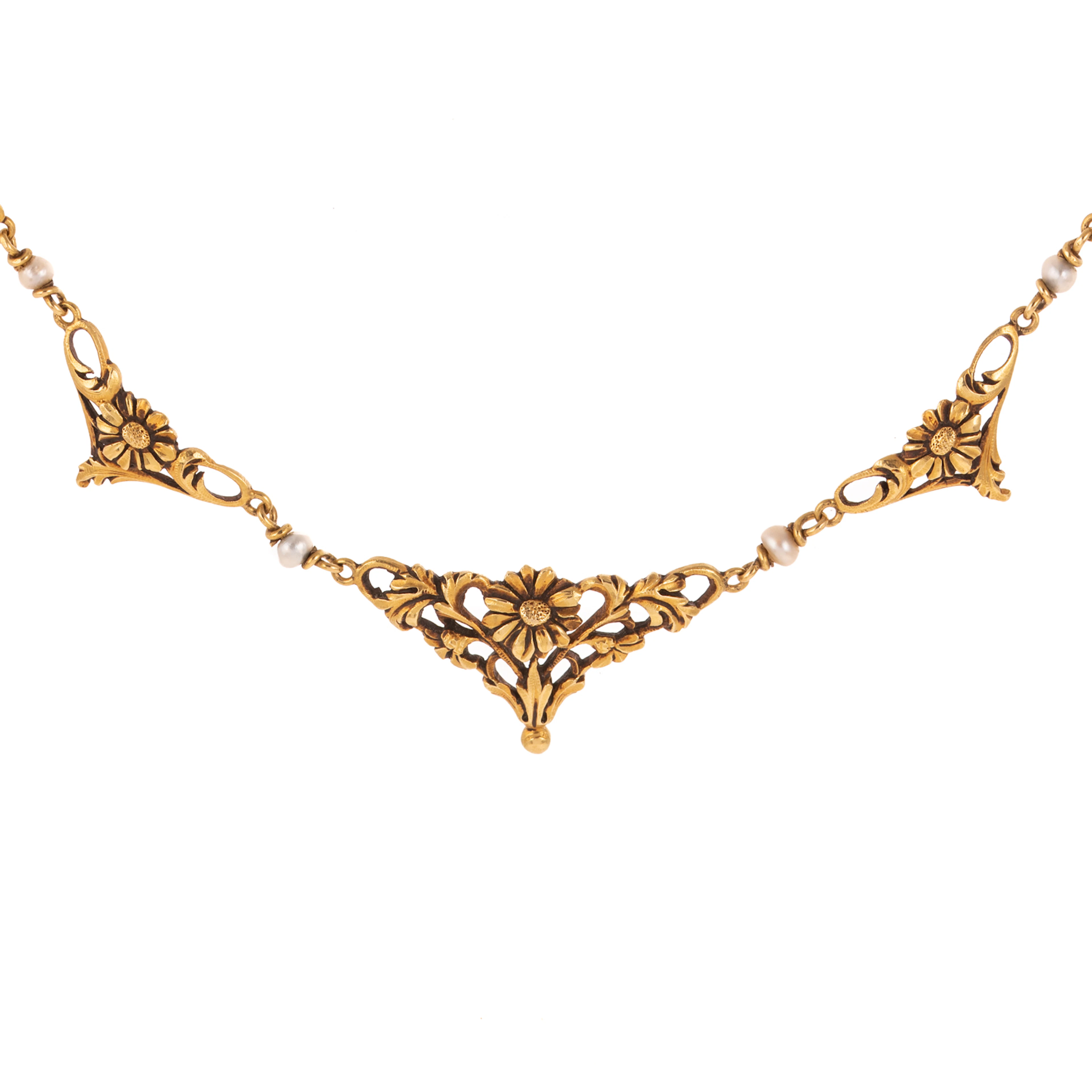 An Art Nouveau Graduated Floral Necklace in 18K