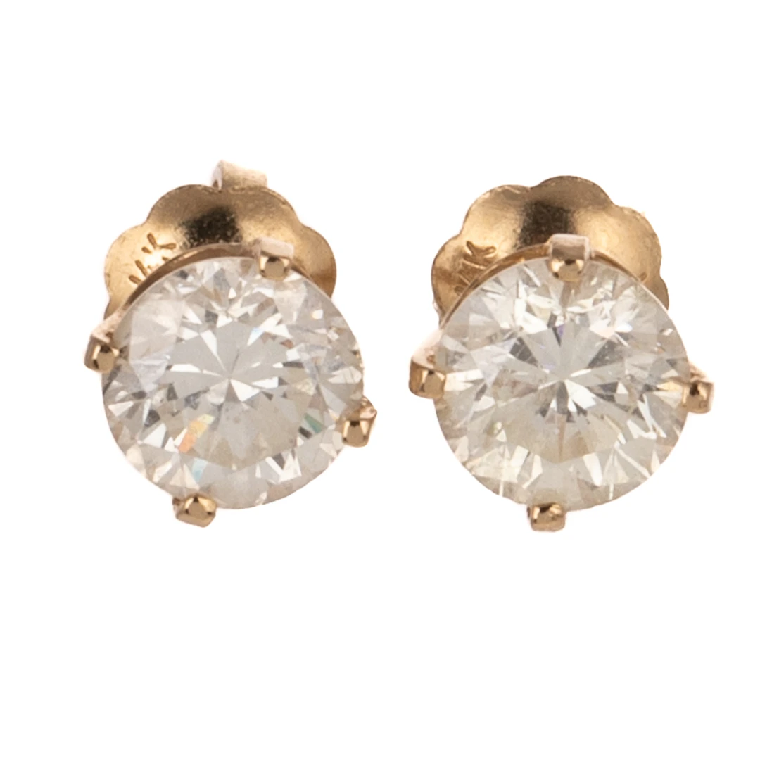 A Pair of 0.90 ctw Diamond Studs in 14K