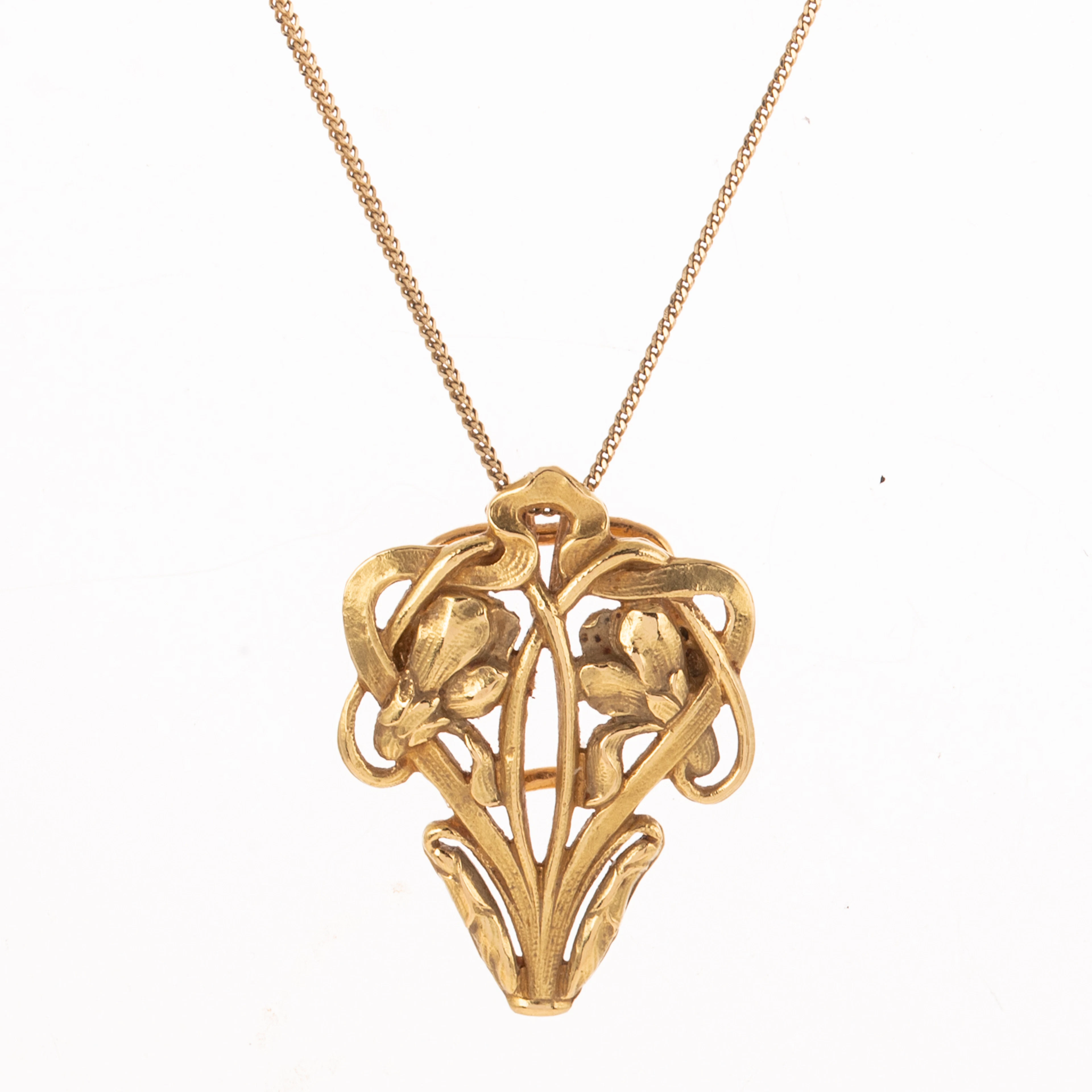 An Art Nouveau Floral Pendant/Brooch & Chain in 18K & 14K