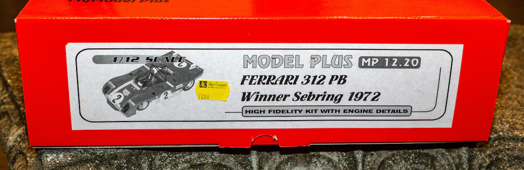 One MG Model Plus 1:12 Ferrari Model Kit