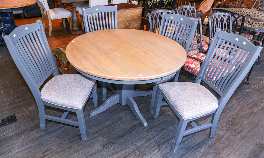 A Traditional Style Breakfast Table & Four Chairs