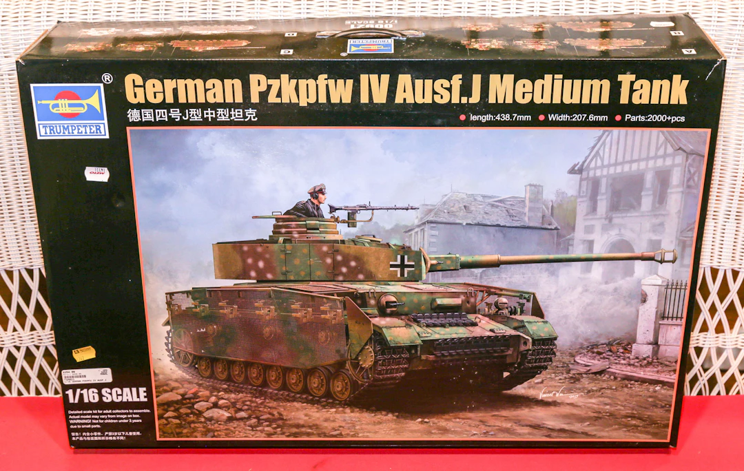 1:16 Scale Panzer Four Model Kit
