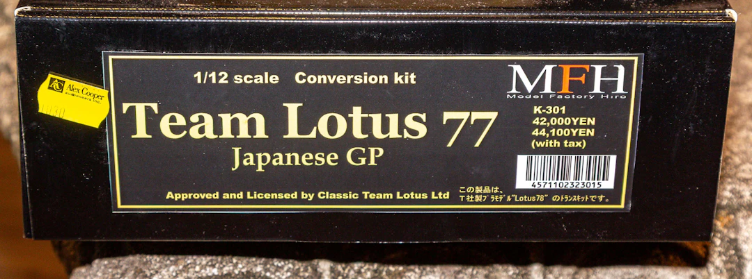 One MFH 1:12 Scale Team Lotus 77 Model Kit