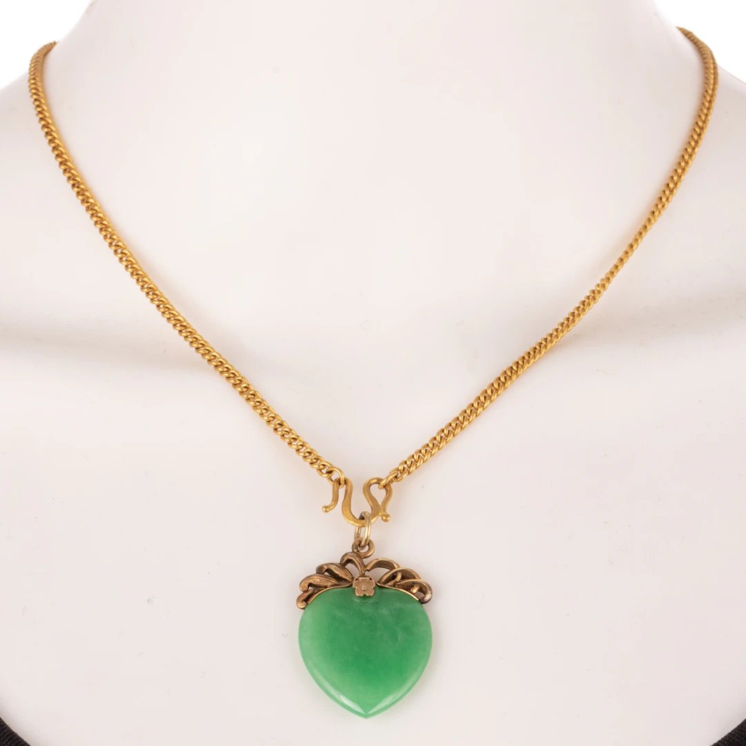 A Jade Pendant Necklace in 24K