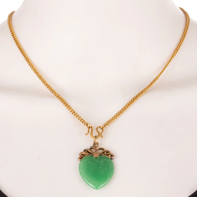 A Jade Pendant Necklace in 24K