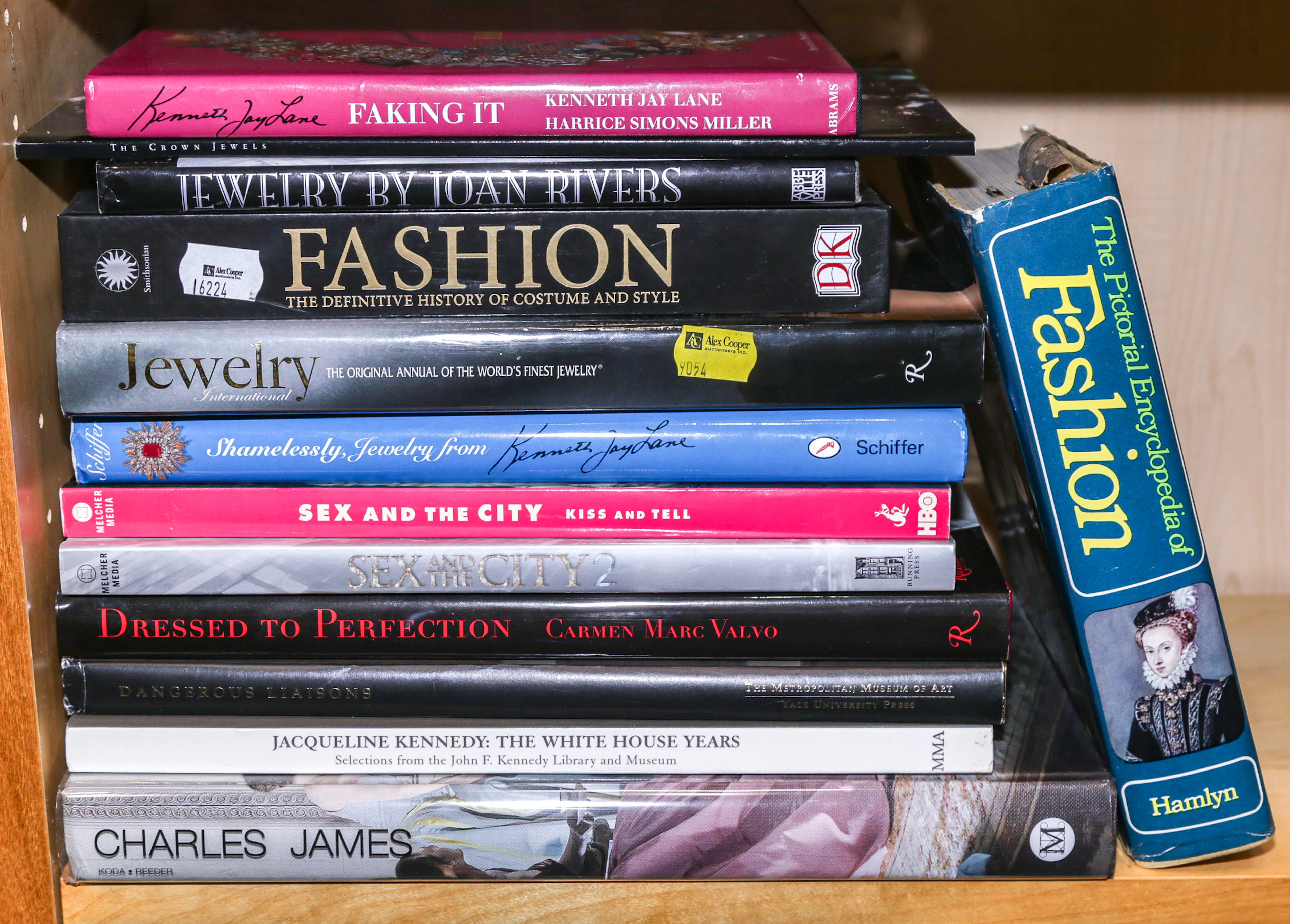 A Selection of Books on Fashion & Pop Culture