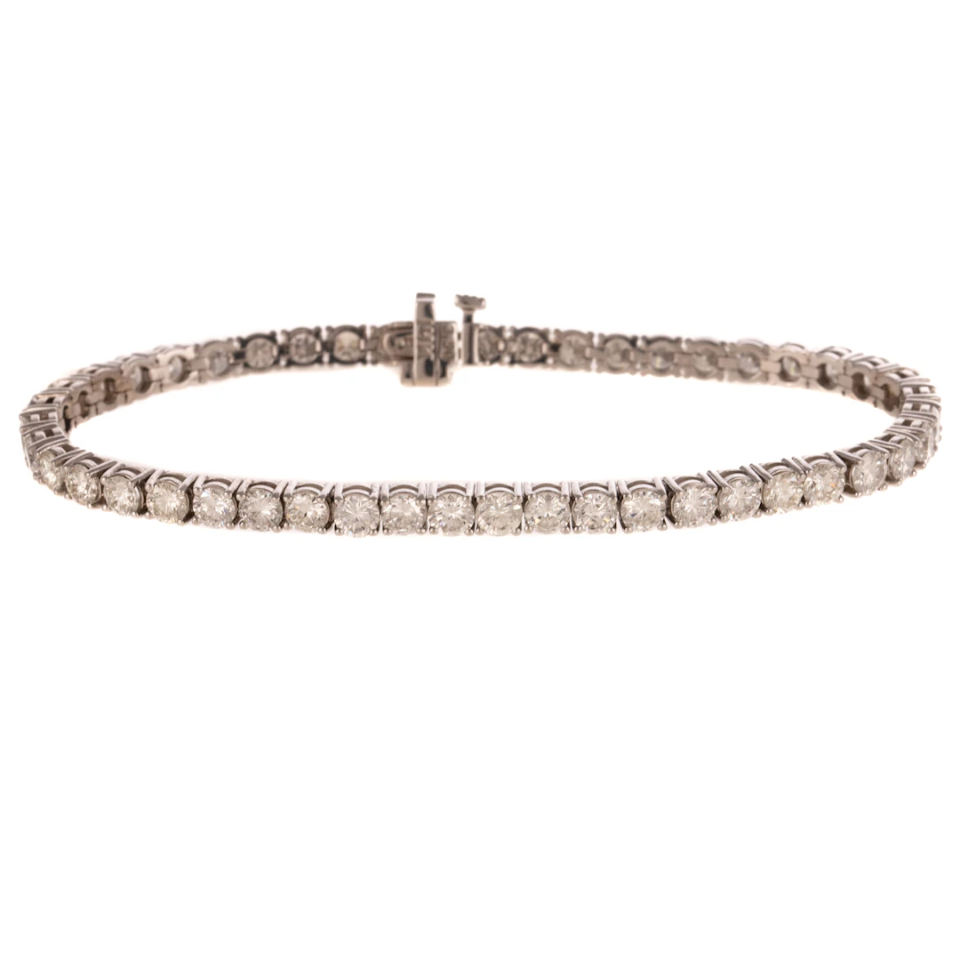 A 8.00 ctw Diamond Line Bracelet in 14K
