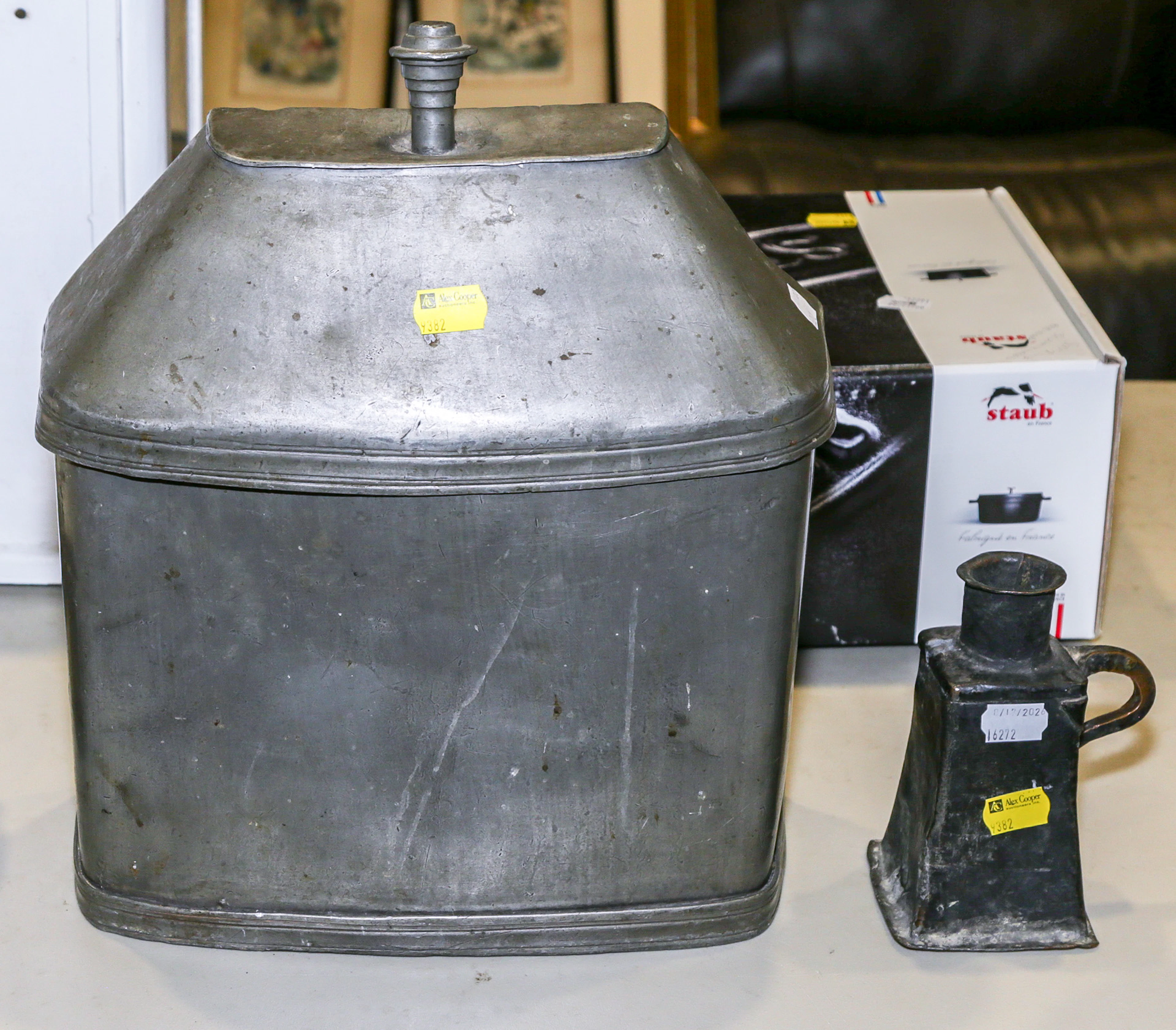 A Lead Compartmented Container