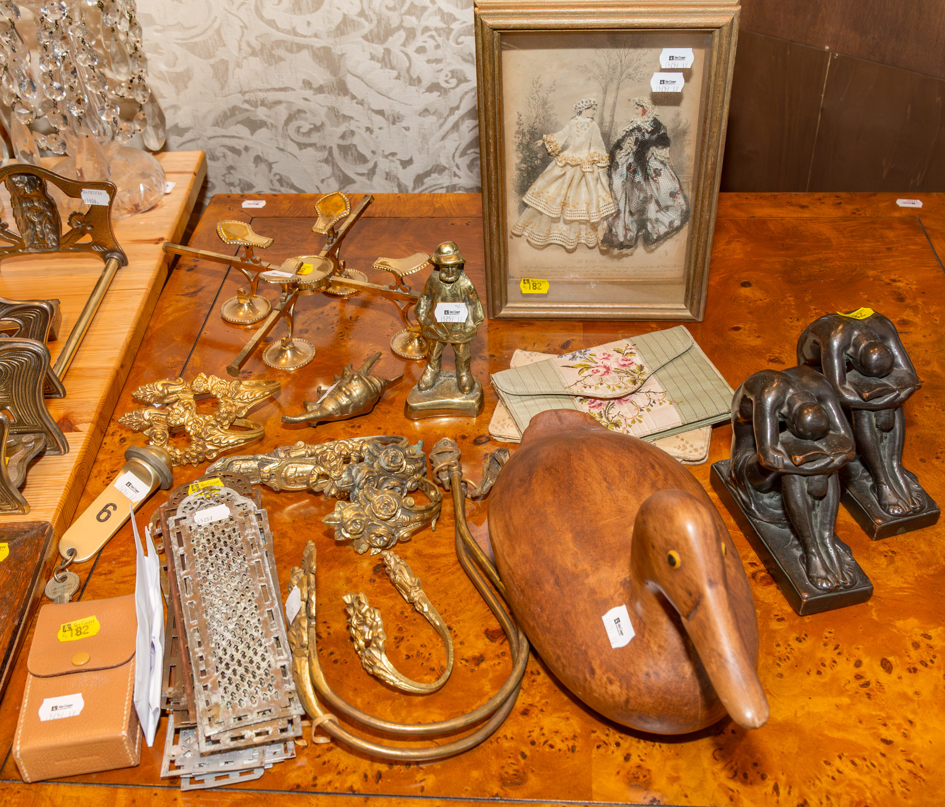 A Selection of Assorted Decorative Items