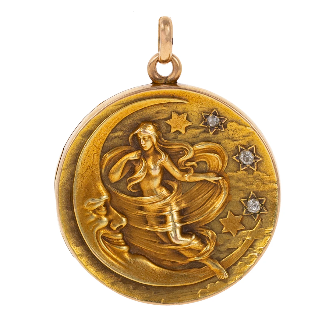 An Art Nouveau Locket with Diamonds in 14K