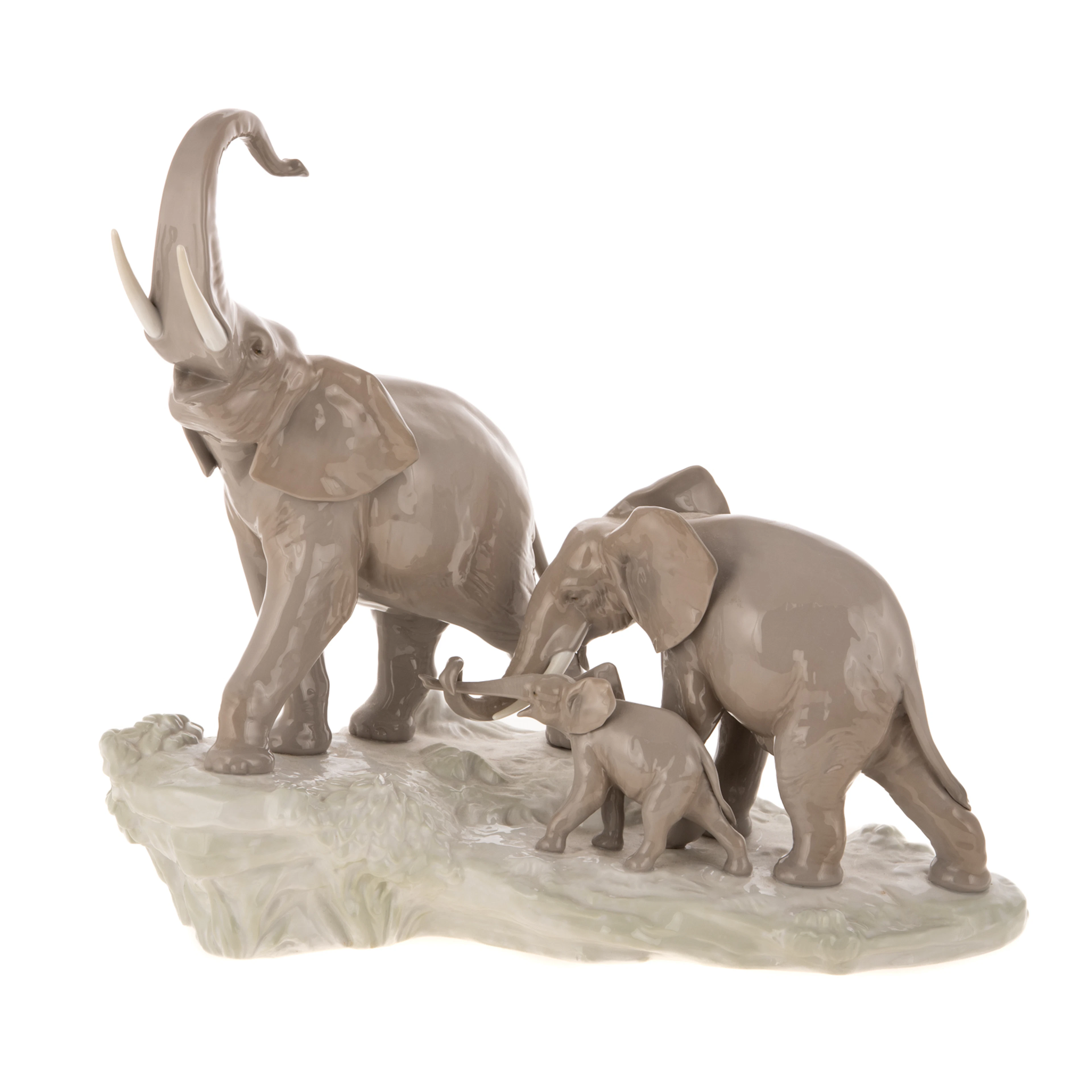 Lladro "Elephants Walking" Sculpture