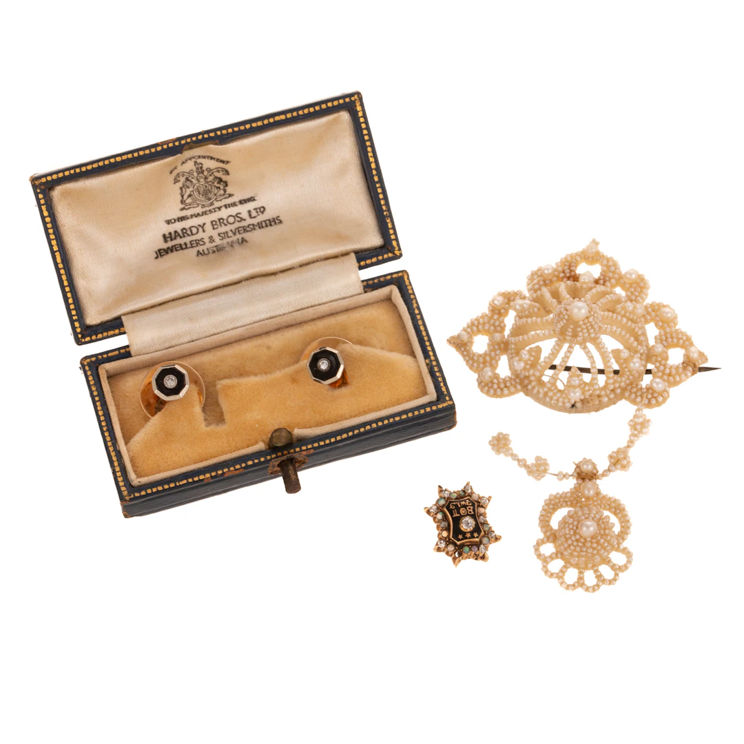 A Pair of Hardy Bros. Art Deco Cufflinks & Two Pins in Platinum & 14K