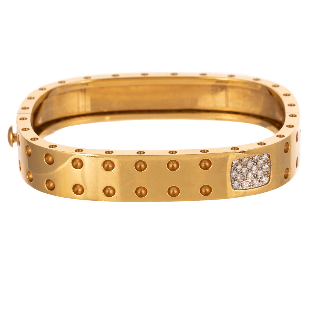 A Roberto Coin Pois Moi Bangle Bracelet in 18K