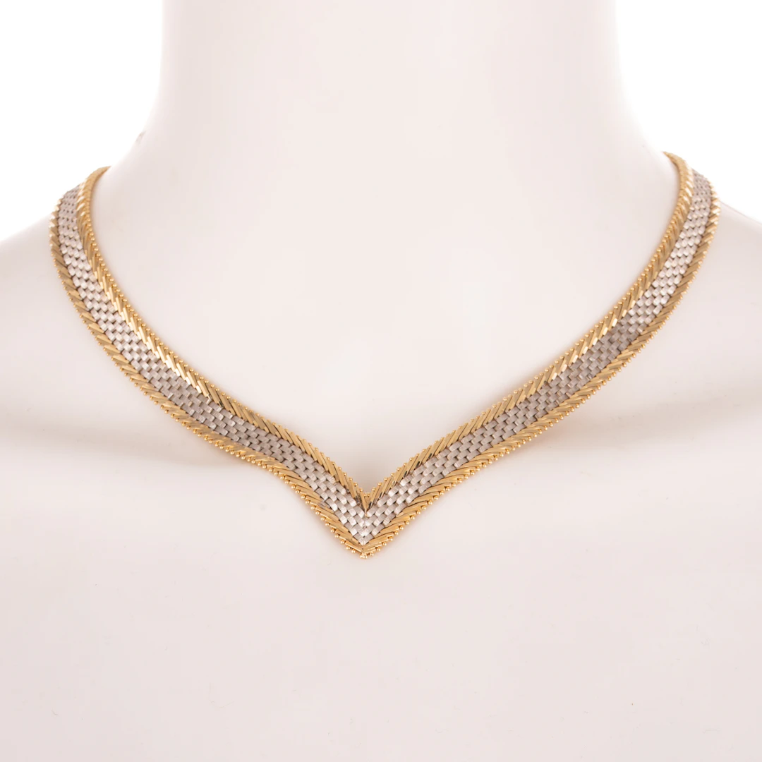 A Two Tone "V" Brick Link Necklace in 14K