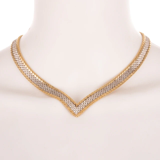 A Two Tone "V" Brick Link Necklace in 14K