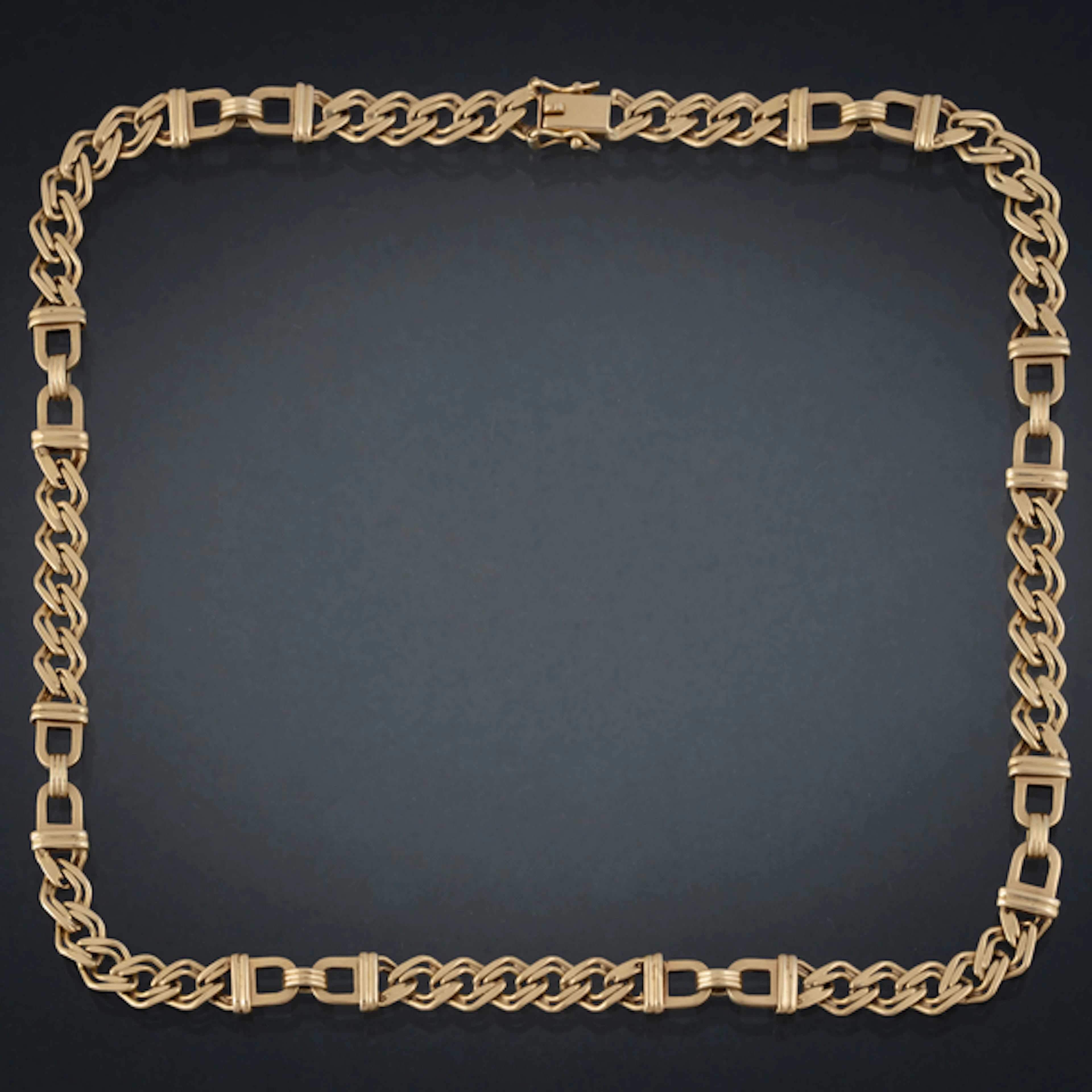 Bonita gargantilla de eslabones dobles en oro amarillo de 18 kt