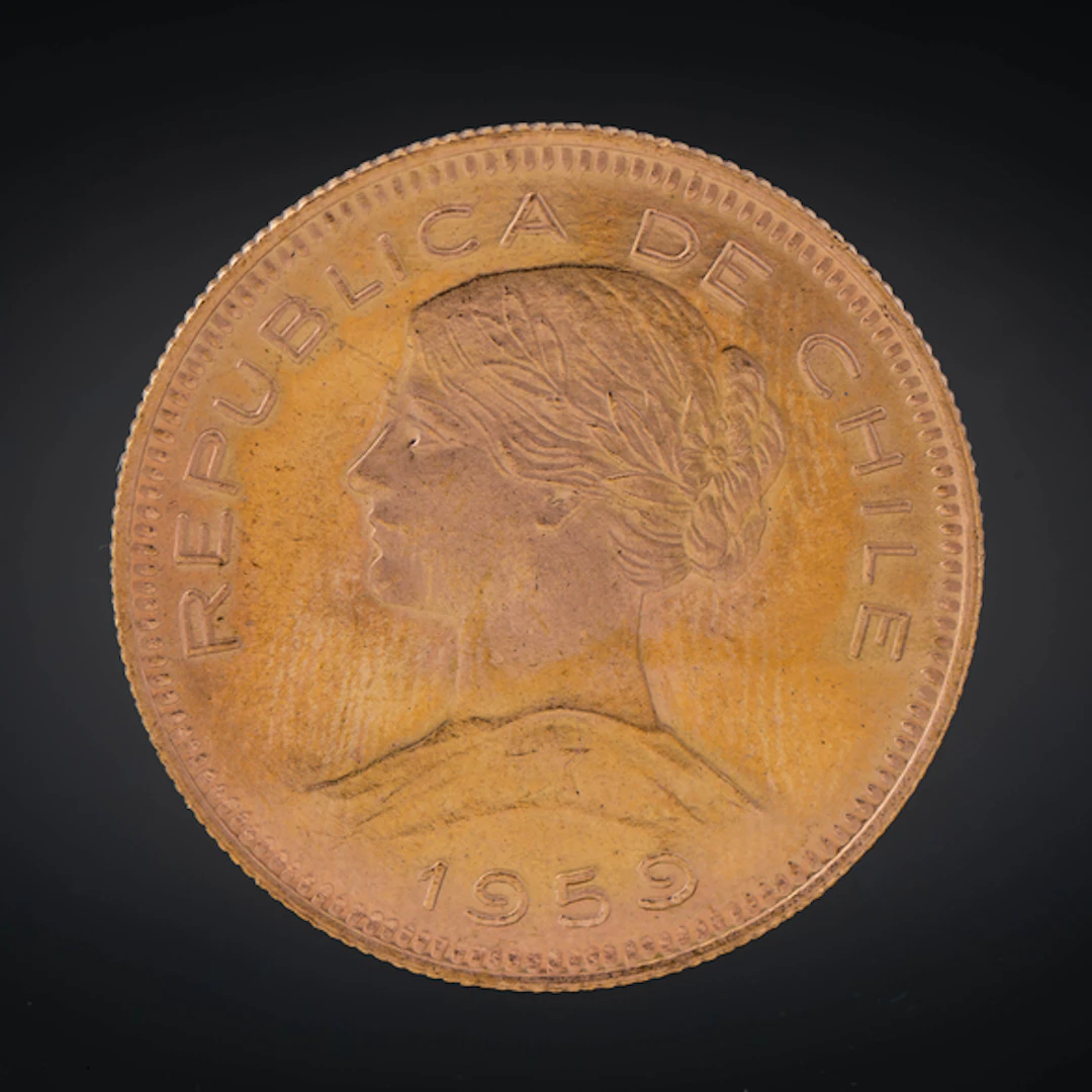 Moneda de cien pesos cóndores de la República de Chile en oro amarillo