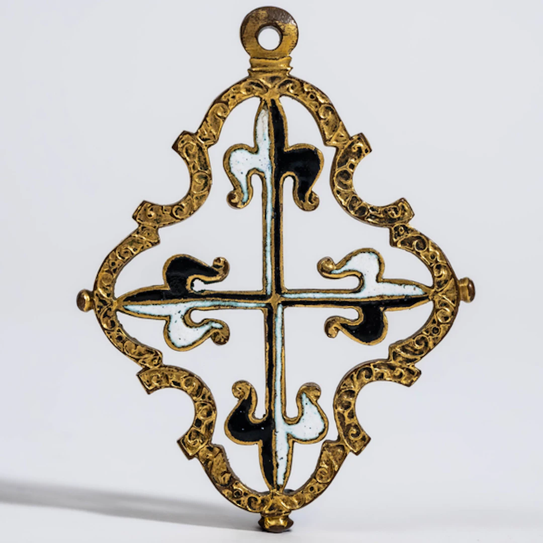 Colgante de la Cruz de Santo Domingo en bronce y esmalte color negro