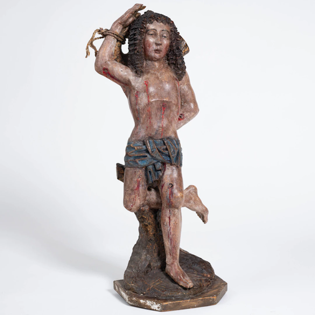 "San Sebastián" Escultura de bulto redondo en madera tallada y policromada