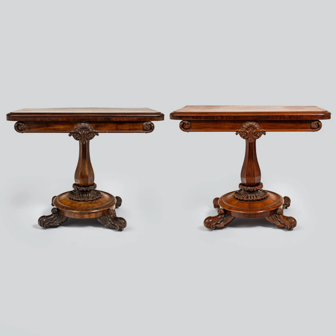 Pareja de mesas auxiliares victorianas en madera de caoba del siglo XIX
