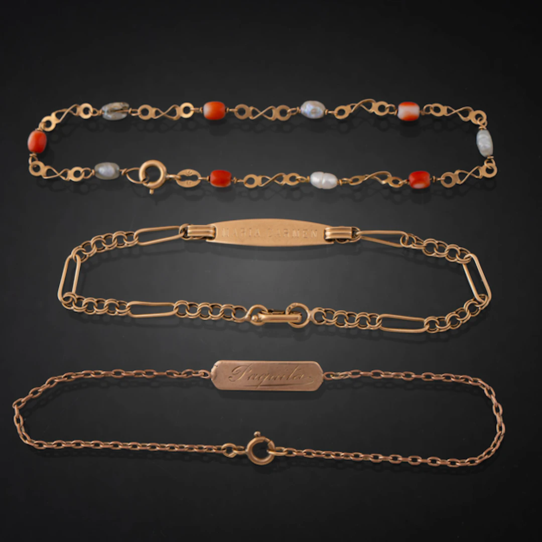 Conjunto de tres pulseritas en oro amarillo de 18 kt