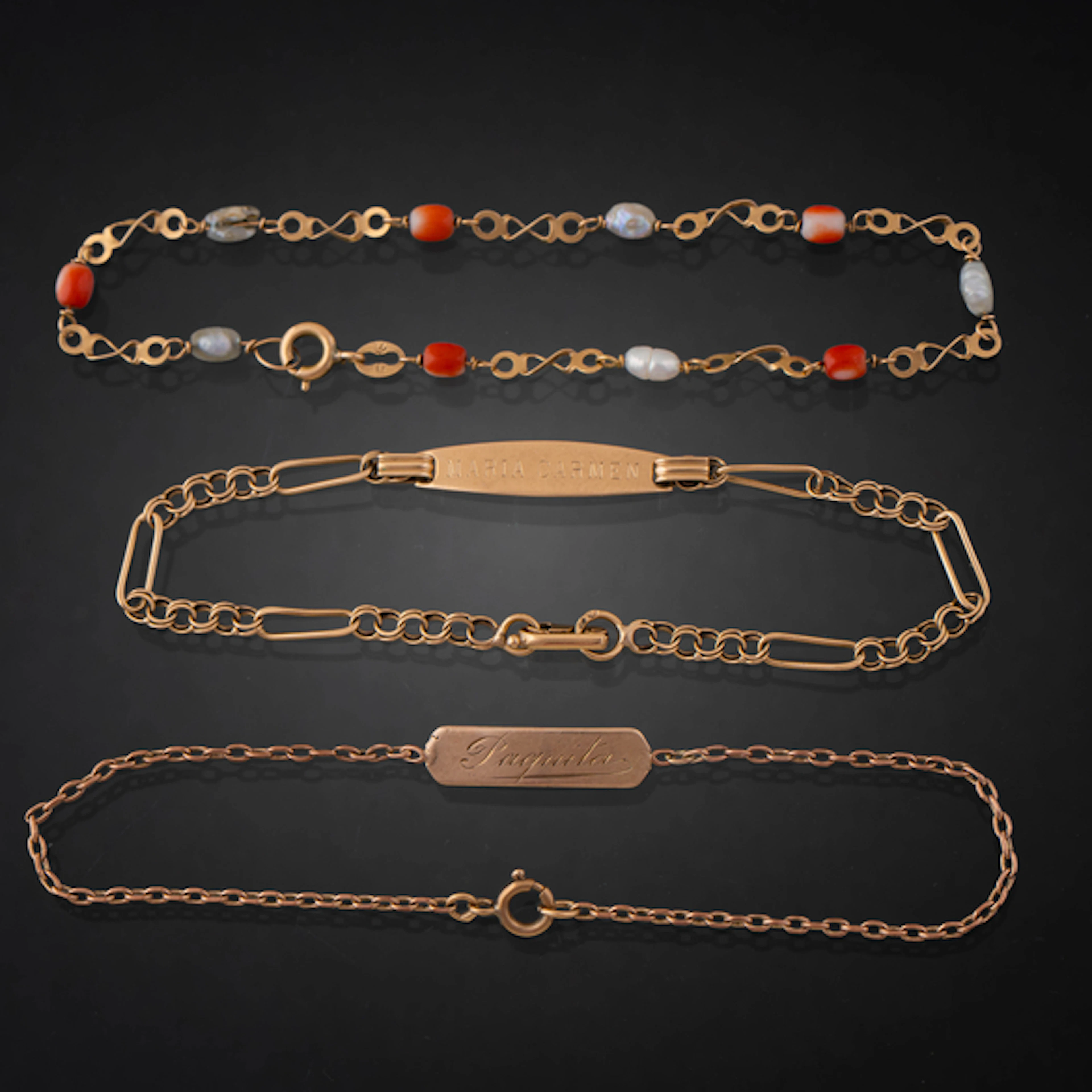 Conjunto de tres pulseritas en oro amarillo de 18 kt