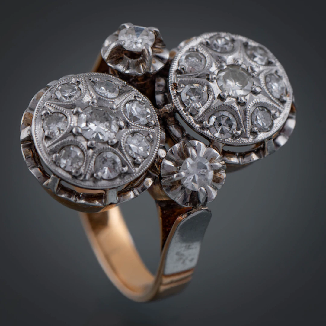 Anillo antiguo en oro blanco y oro amarillo de 18 kt
