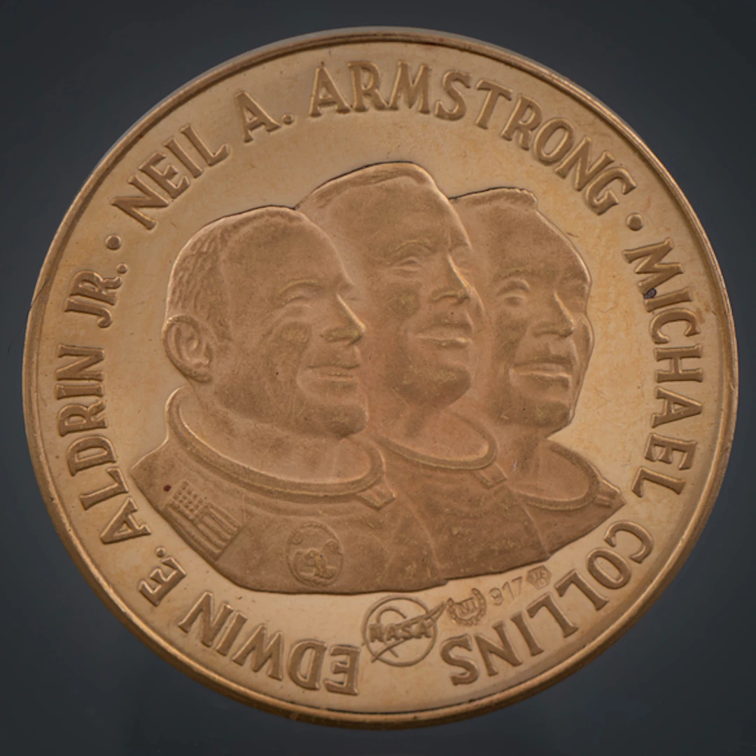 Moneda conmemorativa del Apolo once en oro amarillo de 22 kt