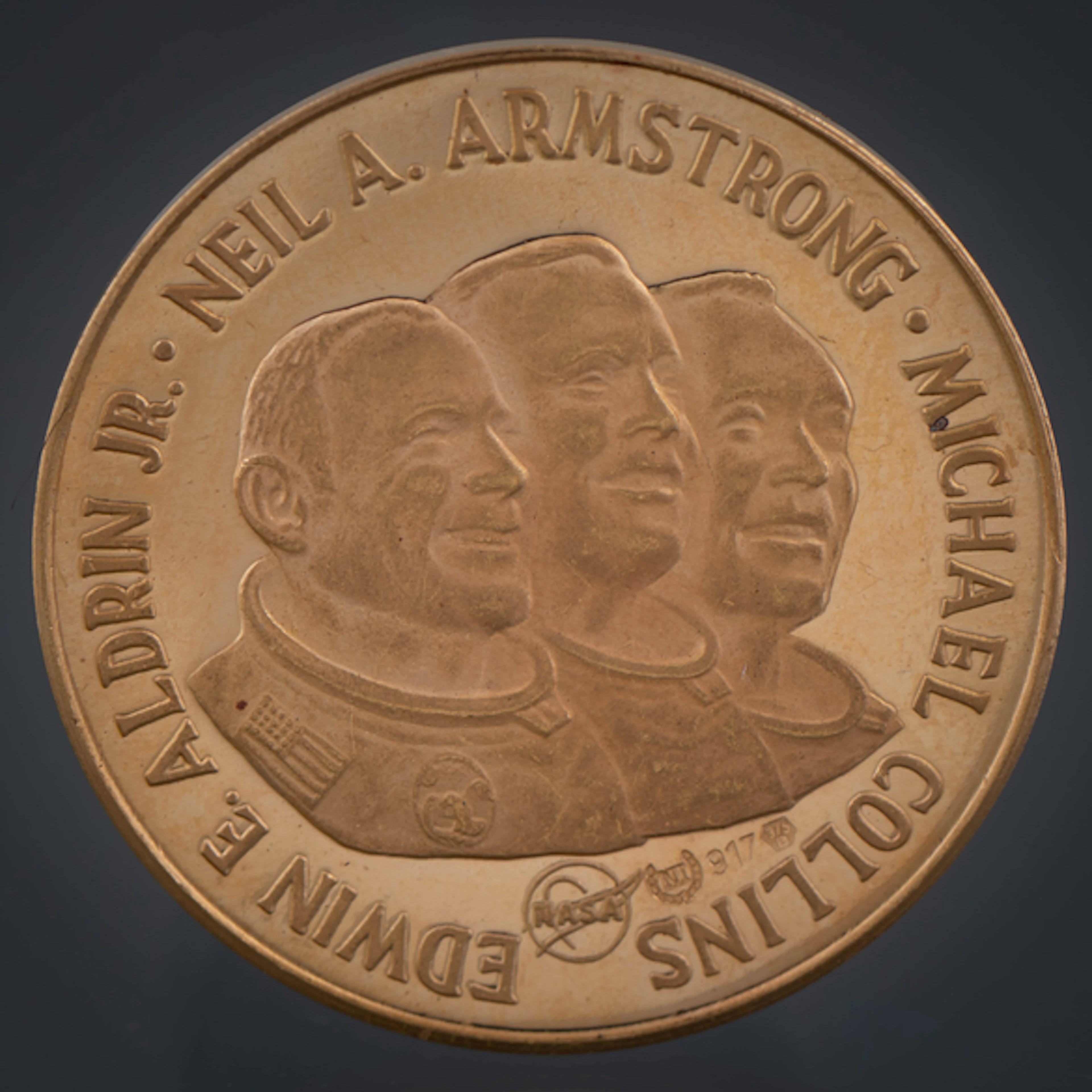 Moneda conmemorativa del Apolo once en oro amarillo de 22 kt