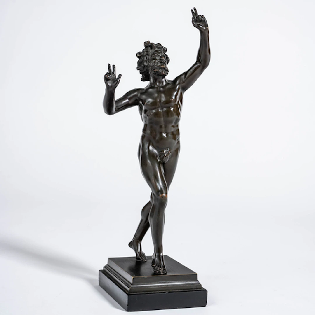 "Fauno danzante" Escultura Grand Tour en bronce con patina negra del siglo XIX