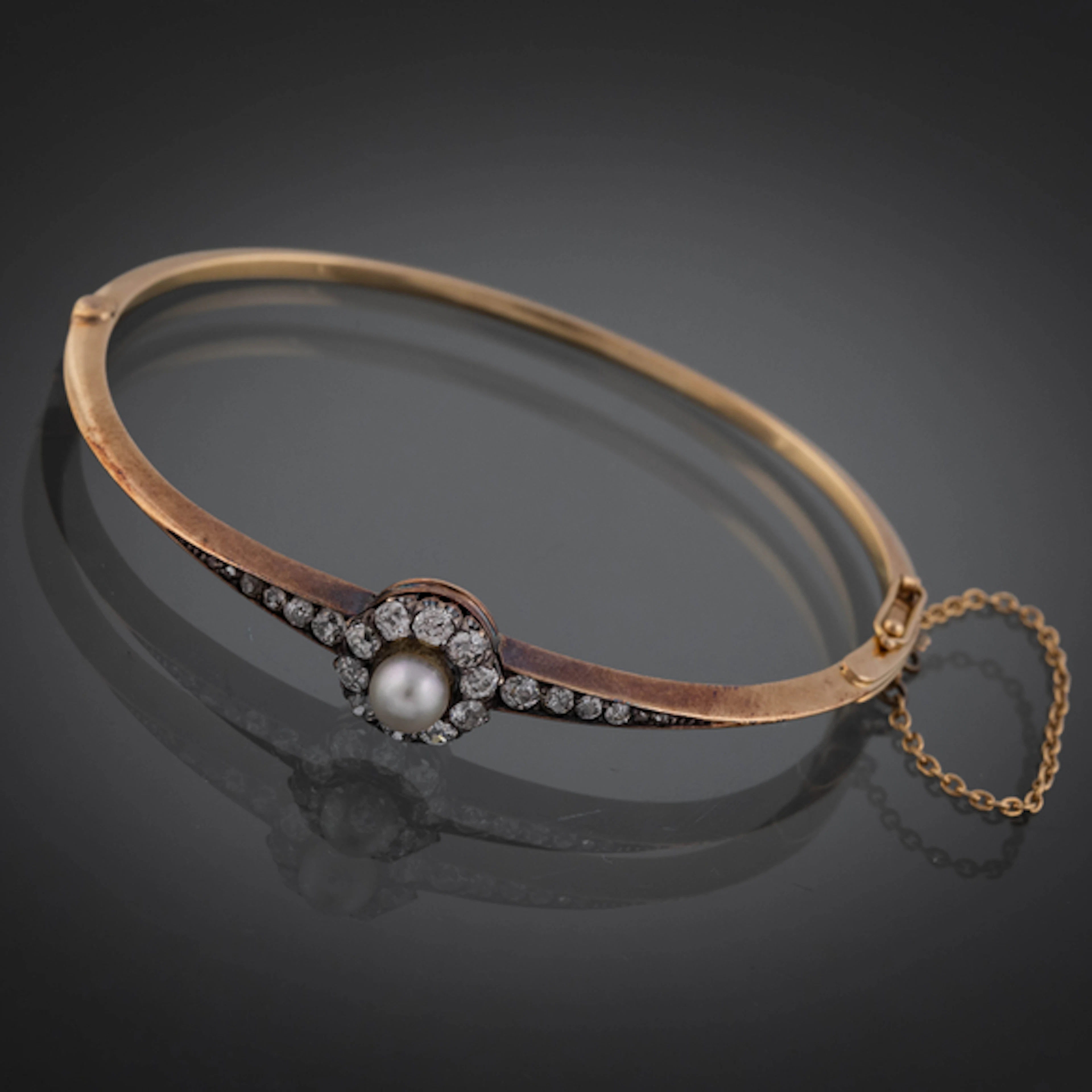 Pulsera antigua de oro de 14kt con rosetón y hombros de brillants